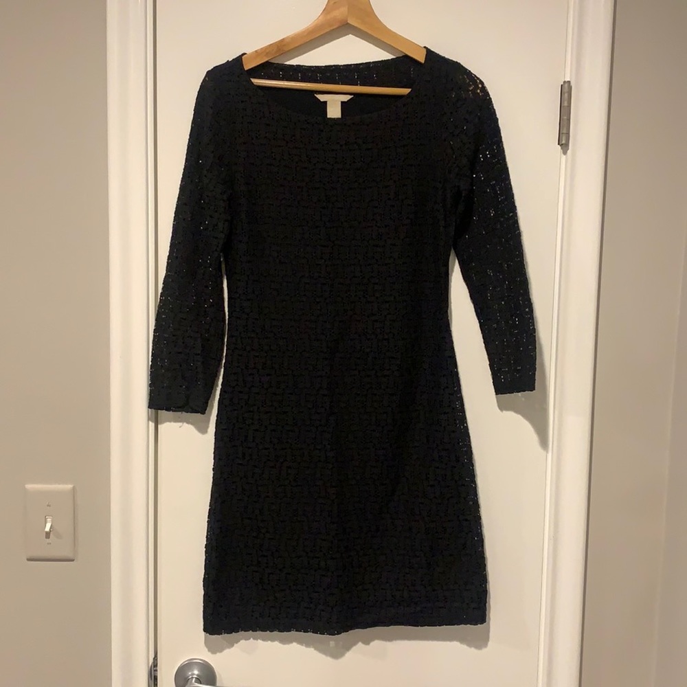 Women’s banana republic black 3/4 sleeve dress. Barely worn